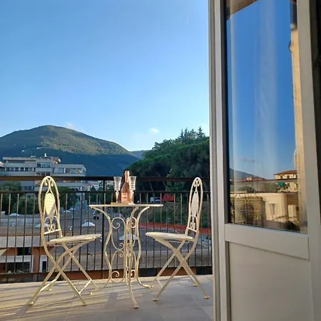 Adelina House Apartman *